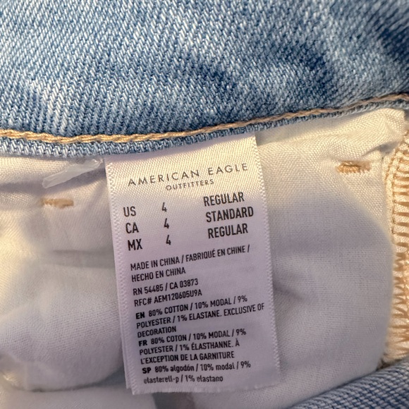 American Eagle Mom Straight Jean Size 4 - Picture 4 of 4